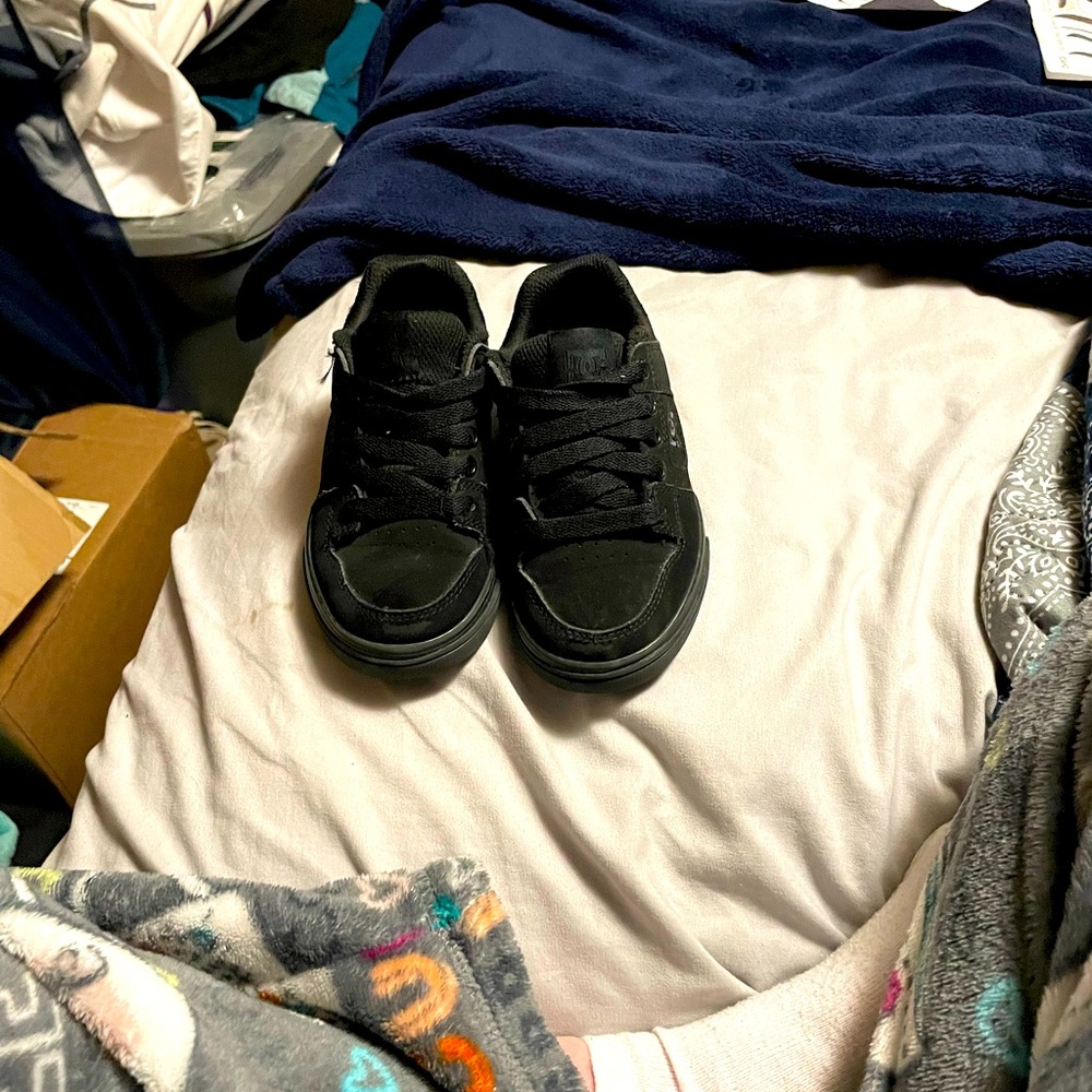Boys shoes